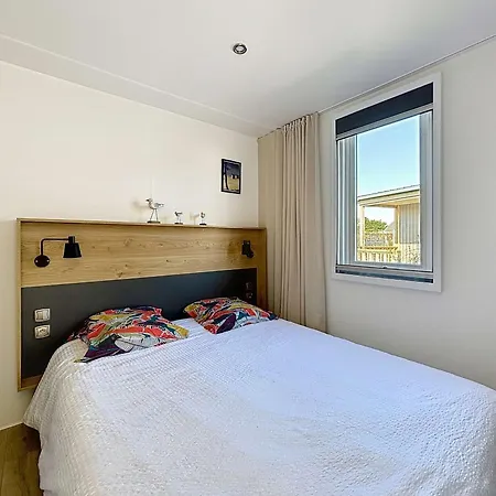 Feriehus Mobil-home Confort, 2 Chambres, Piscine Chauffee, 200m Plage, Centre-ville, Parking, Wifi, Menage Inclus - Fr-1-361a-28