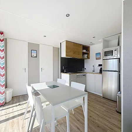 Feriehus Mobil-home Confort, 2 Chambres, Piscine Chauffee, 200m Plage, Centre-ville, Parking, Wifi, Menage Inclus - Fr-1-361a-28 Jullouville-les-Pins